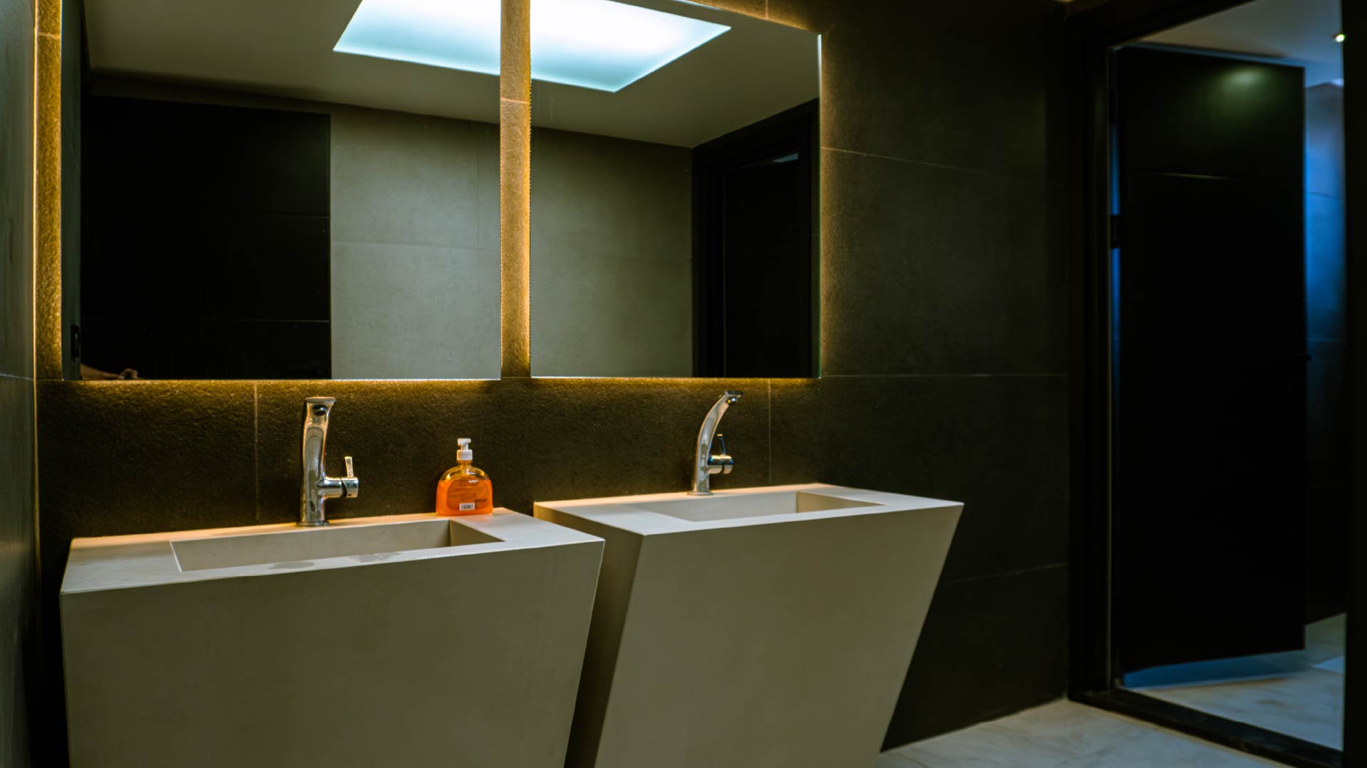 omour daneshjooyan office gallery-04.jpg